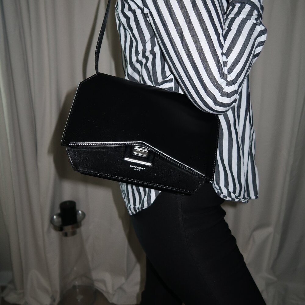 Givenchy Medium Bow Cut Flap Shoulder Bag Authentic
